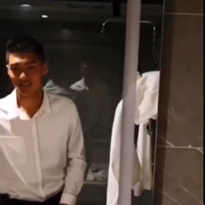 #帅气小哥哥厕所自卡